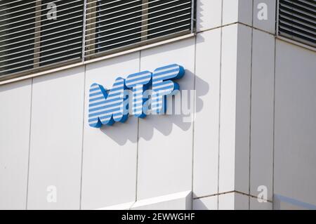 Zug, Schweiz - 26th. Februar 2021 : MTF Firmenschild an einem Gebäude in Zug, Schweiz. MTF ist der führende Anbieter VON IT-Services und IT Stockfoto