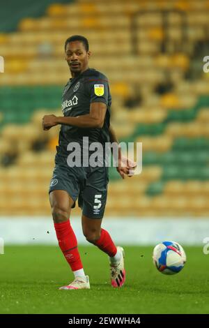 Norwich, Großbritannien. 3rd. März 2021; Carrow Road, Norwich, Norfolk, England, English Football League Championship Football, Norwich versus Brentford; Ethan Pinnock of Brentford Credit: Action Plus Sports Images/Alamy Live News Stockfoto