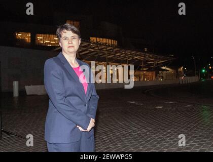 Edinburgh, Schottland, Großbritannien. März 2021, 3rd. Im Bild: Ruth Davidson MSP, Leiterin der Scottish Conservative & Unionist Group im schottischen Parlament. MSP verlässt das schottische Parlament, während die Presse darauf wartet, dass Nicola Sturgeon erscheint, nachdem sie dem Ausschuss der schottischen Regierung Beweise für die Behandlung von Belästigungsbeschwerden vorgelegt hat. Quelle: Colin Fisher/Alamy Live News Stockfoto