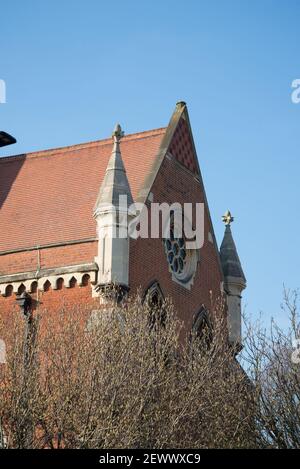 St. Martin's Church Hale Gardens Ealing von Edward Monson Stockfoto