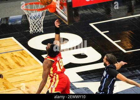 Orlando, USA. März 2021, 03rd. Orlando, Florida, USA, 3. März 2021, Atlanta Hawks Solomon Hill #18 macht einen Korb gegen die Orlando Magic im Amway Center (Foto: Marty Jean-Louis/Alamy Live News Stockfoto