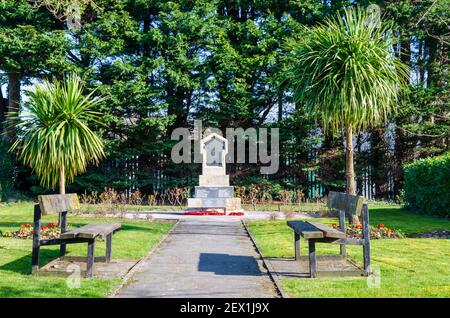 Greenfield, Flintshire, Großbritannien: 2. März 2021: Das Greenfield war Memorial erinnert an lokale Männer, die in den Weltkriegen 1st und 2nd starben. Es steht im M Stockfoto