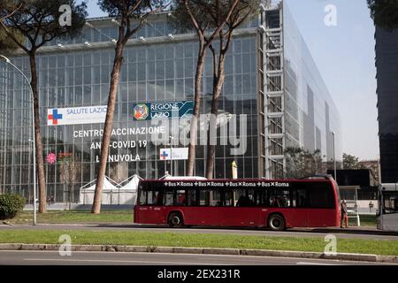 Rom, ITALIEN - 24. Februar 2021: Roms Kongresszentrum jetzt Mass Covid-19 Impfzentrum. Stockfoto