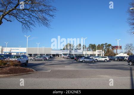 Augusta, GA USA - 01 30 21: Honda Autohaus Parkplatz Straßenansicht Stockfoto