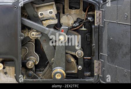 Heidelberg Zylinder Druck- und Stanzmaschine. Verschiedene Winkel und nah an den Teilen. Stockfoto
