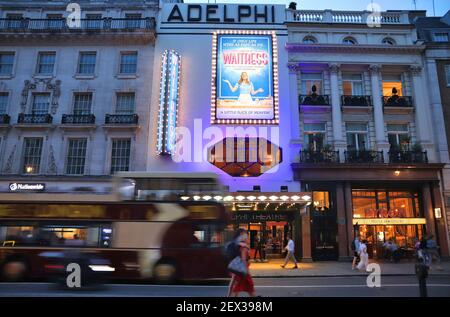 London, Großbritannien - 12. JULI 2019: Adelphi Theatre in London, Großbritannien. Es ist eines der Londoner West End Theater. 2013 verkauften West End Theater 14,5 Millionen Tickets. Stockfoto