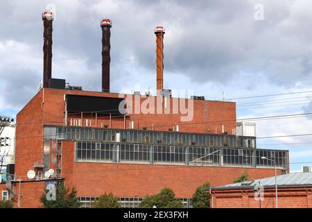 LINKOPING, SCHWEDEN - 25. AUGUST 2018: Blockheizkraftwerk (KWK) in Linkoping, Schweden. Es verfügt über drei Kessel, angetrieben von recyceltem Holz, Stockfoto