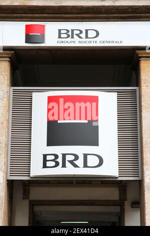 Bukarest, Rumänien - August 19, 2012: BRD Bank Societe Generale Group Niederlassung in Bukarest. BRD ist die 2. größte Bank durch Vermögenswerte (über 8.7Bn EUR) Stockfoto