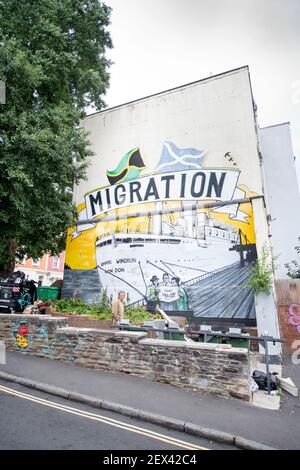 Das Windrush Wandgemälde in der St. Paul's Gegend der Stadt Bristol, Großbritannien Stockfoto