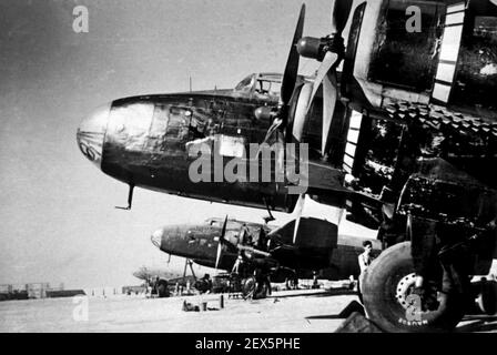 Handley Page Halifax Flugzeug von 298 Airborne Squadron, Royal Air Force. Das Geschwader nutzte die Halifax Flugzeuge zu schleppen Hamilcar schweren Lift Segelflugzeuge. Die Flugzeuge wurden speziell umgebaut, um einen Jeep und Feldgewehr anstelle der Bombenbucht zu tragen, die dann mit dem Fallschirm in der Normandie für die D Day Landungen abgeworfen wurden Stockfoto