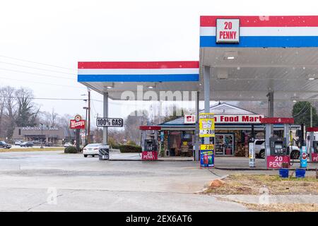 Buford, Georgia - Jan 16th 2021: 20 Penny Tankstelle in Buford, Georgia Stockfoto