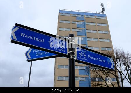 FOREST GATE, LONDON - 4th. MÄRZ 2021: London Cycle Network Wegweiser nach Wanstead & Forest Gate. Stockfoto