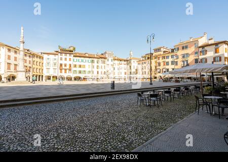 Udine, Italien. März 3, 2021. Panoramablick auf den Giacomo Matteotti Platz im Stadtzentrum Stockfoto