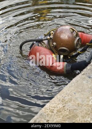 Tauchvorführung im Hamburger Hafenmuseum Stockfoto