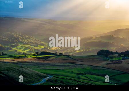 Blick auf den Peak District National Park von Hathersage Moor Derbyshire England Großbritannien Stockfoto