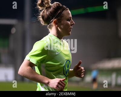 Svenja Huth (#10 VfL Wolfsburg) Während des Spiels in der UEFA Women's Champions League Runde Von 16 zwischen VfL Wolfsburg und LSK KWINNER an der AOK Stadion in Wolfsburg Stockfoto