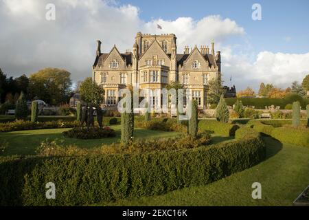 Tortworth Court, Wotton-under-Edge, Gloucestershire. In einem viktorianischen gotischen Herrenhaus auf 30 Hektar Land mit einem privaten Arboretum Stockfoto