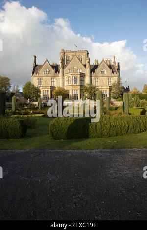 Tortworth Court, Wotton-under-Edge, Gloucestershire. In einem viktorianischen gotischen Herrenhaus auf 30 Hektar Land mit einem privaten Arboretum Stockfoto