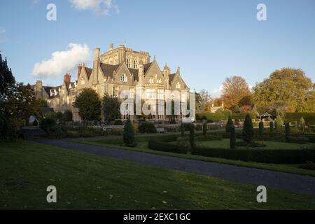 Tortworth Court, Wotton-under-Edge, Gloucestershire. In einem viktorianischen gotischen Herrenhaus auf 30 Hektar Land mit einem privaten Arboretum Stockfoto