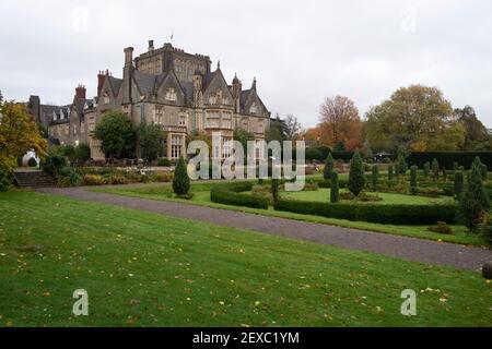 Tortworth Court, Wotton-under-Edge, Gloucestershire. In einem viktorianischen gotischen Herrenhaus auf 30 Hektar Land mit einem privaten Arboretum Stockfoto