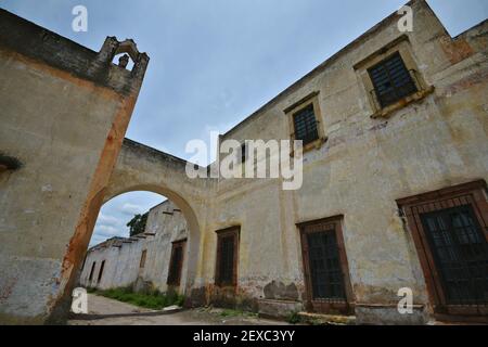 Außenansicht der ehemaligen Hacienda de Bledos im Kolonialstil, in San Luis Potosí Mexiko. Stockfoto