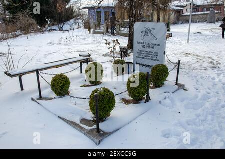 Das Grab von Todor Kableshkov auf dem Friedhof der Stadt Kopriwshtica, Bulgarien. Todor Kableschkow ist ein bulgarischer Revolutionär und Freiheitskämpfer Stockfoto