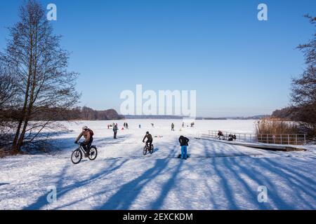 Winterliche Impressionen aus Schleswig-Holstein mit Eis und Schnee im kalten Norden Stockfoto