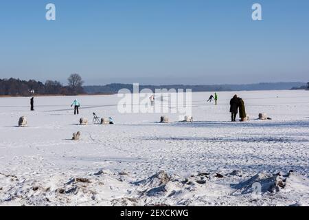 Winterliche Impressionen aus Schleswig-Holstein mit Eis und Schnee im kalten Norden Stockfoto