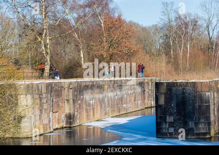 Winterliche Impressionen aus Schleswig-Holstein mit Eis und Schnee im kalten Norden Stockfoto