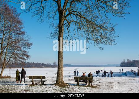 Winterliche Impressionen aus Schleswig-Holstein mit Eis und Schnee im kalten Norden Stockfoto