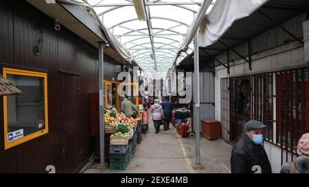 Ein sogenannter 'Polenmarkt' , hier 'kleiner Markt' in Zgorzelec, Polen ...