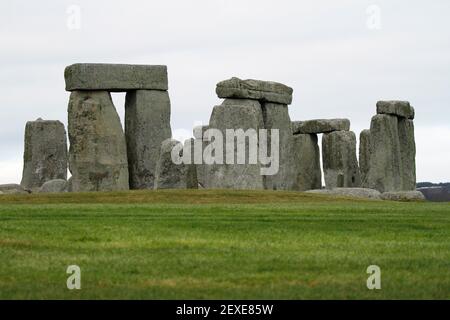 Das prähistorische Denkmal Stonehenge in Wiltshire, England, ist ein UNESCO-Weltkulturerbe und eine britische Kulturikone. Stockfoto