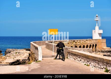 Blick auf die schöne Küste Otranto, Italien Stockfoto