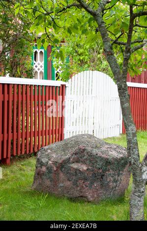 Vor dem Tor Stockfoto