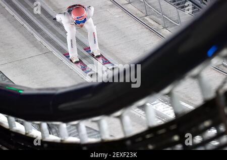 Oberstdorf, Deutschland. März 2021, 04th. Langlauf: Weltmeisterschaft, Skispringen - Großschanze, Männer, Qualifikation. Dawid Kubacki aus Polen im Einsatz. Quelle: Daniel Karmann/dpa/Alamy Live News Stockfoto