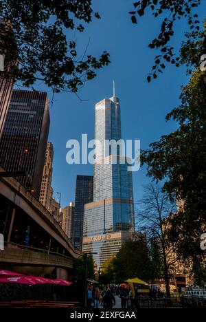 Trump International Hotel and Tower am Ufer des flusses chicago. In Chicago. Stockfoto