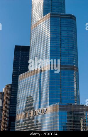 Trump International Hotel and Tower am Ufer des flusses chicago. In Chicago. Stockfoto
