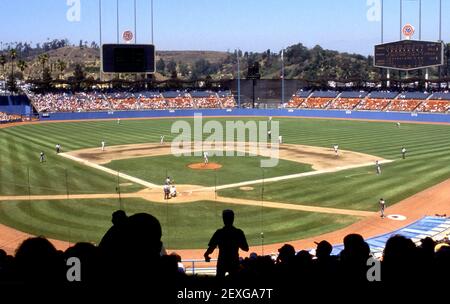 Baseballspiel im Dodger Stadium zwischen Dodgers und Braves, Los Angeles, CA, Juli 1990 Stockfoto