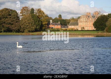 Kiplin Hall und Lake in der Nähe von Richmond in North Yorkshire Stockfoto