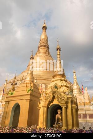 Shwedagon-Pagode (Shwedagon Zedi Daw) Yangon, Myanmar (Burma) Stockfoto