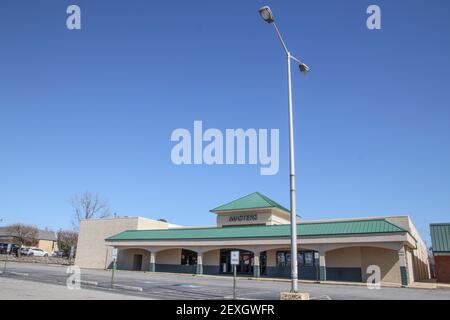 Augusta, GA USA 03 04 21: Historische GTC Masters Cinemas in Augusta Georgia geschlossen und öffnet nicht wieder auf wegen covid-19 weit abgewinkelten Blick Stockfoto