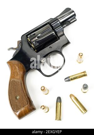 Holzhandwerk Revolver 38 Kaliber Pistole Beladene Verlegeung Mit Kugeln Stockfoto