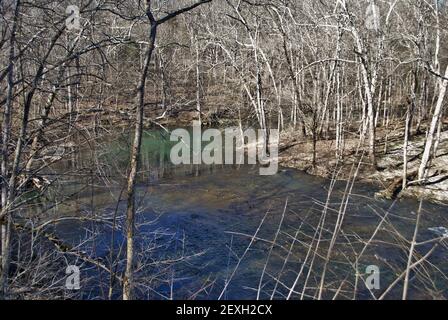 Little Miami River im Frühjahr in der Nähe der gelben Quellen ohio Stockfoto