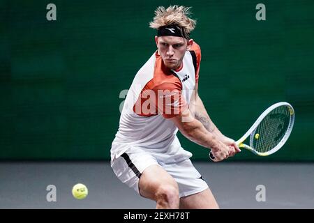 ROTTERDAM, NIEDERLANDE - MÄRZ 4: Alejandro Davidovich Fokina aus Spanien während seines Spiels gegen Marton Fucsovics aus Ungarn in der ABN AMRO World 48th Stockfoto