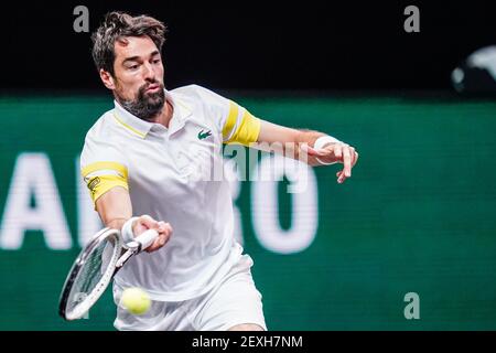 ROTTERDAM, NIEDERLANDE - MÄRZ 4: Jeremy Chardy aus Frankreich während seines Spiels gegen David Goffin aus Belgien beim ABN AMRO World Tennis Tournamen 48th Stockfoto