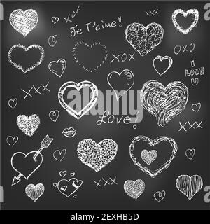 Satz von handgezeichneten Herzen auf Kreidetafel Hintergrund Stockfoto