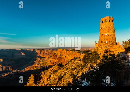 Der Desert Watchtower liegt am Rande des Grand Canyon, Grand Canyon National Park, Arizona, USA Stockfoto