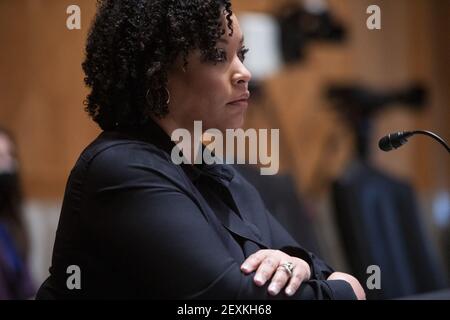 Shalanda D. Young erscheint vor einem Senatsausschuss für die Haushaltsanhörung, um ihre Ernennung zur stellvertretenden Direktorin des Office of Management and Budget im Dirksen Senate Office Building in Washington, DC, USA zu prüfen, Donnerstag, 4. März, 2021. Foto von Rod Lampey/CNP/ABACAPRESS.COM Stockfoto