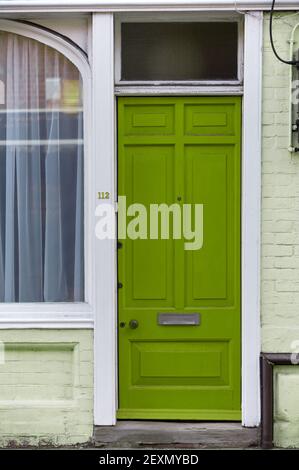 Grüne Tür Stockfoto
