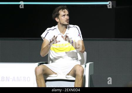 Rotterdam, Niederlande. März 2021, 03rd. Daniil Medvedev von Russland argumentiert mit dem Stuhl Schiedsrichter während Tag 3 des 48th ABN AMRO World Tennis Tournament, ein ATP Tour 500 Turnier am 3. März 2021 im Rotterdam Ahoy in Rotterdam, Niederlande - Foto Jean Catuffe/DPPI/LiveMedia Kredit: Paola Benini/Alamy Live News Stockfoto